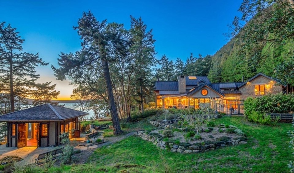 Oprah Orcas house exterior grounds