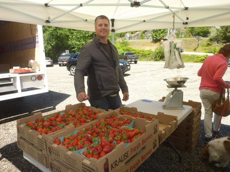 For a quarter century, Brian Latta has sold local fruits and veggies from the side of the road, four