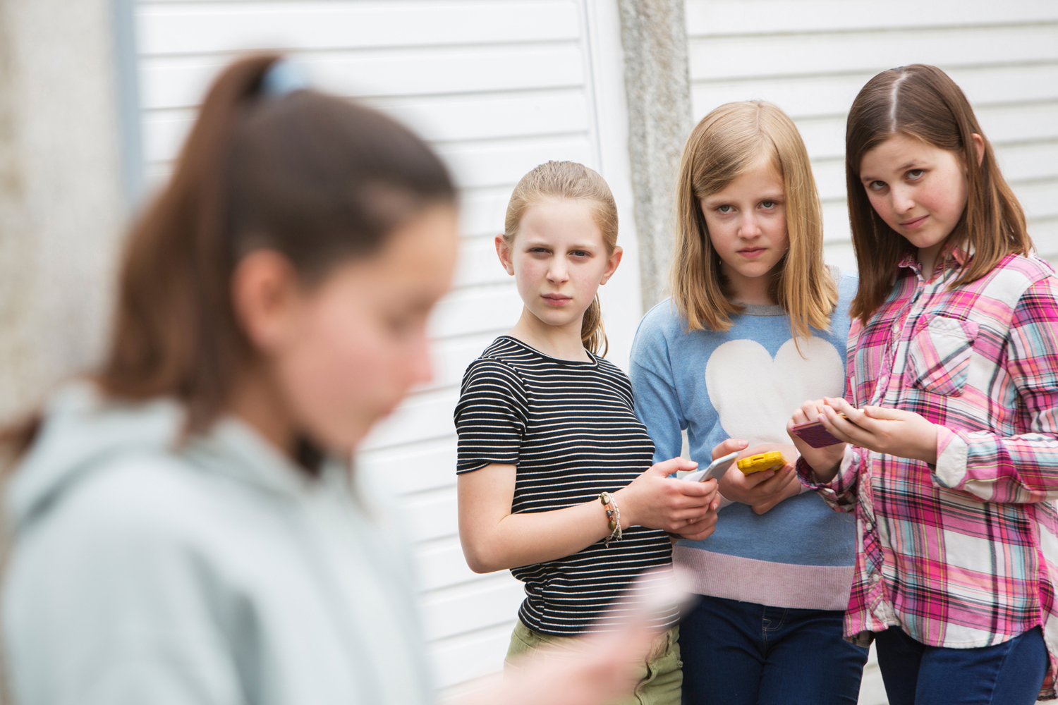 Bør jeg la 12 -åringen min ha Instagram?