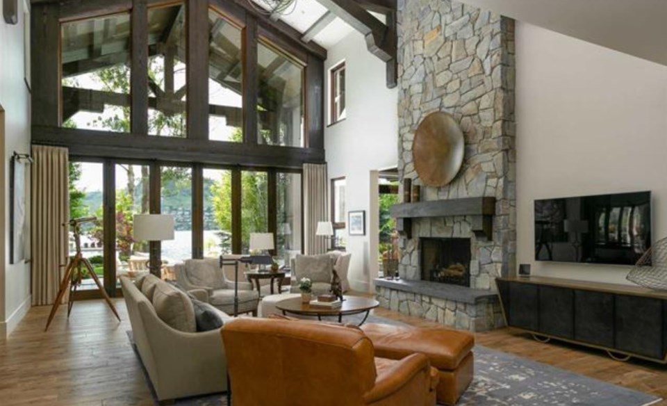 Kalamalka lake house living