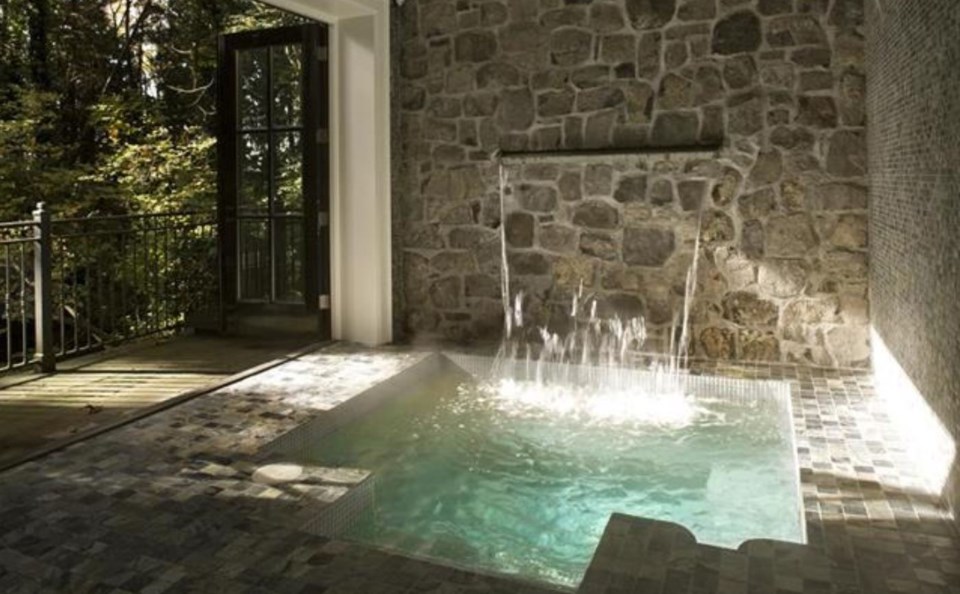 Southlands forest house spa plunge pool