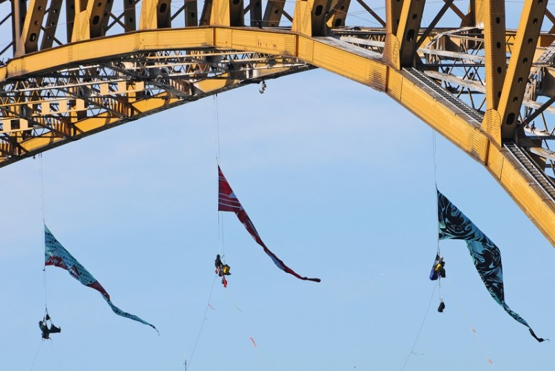 bridge protest