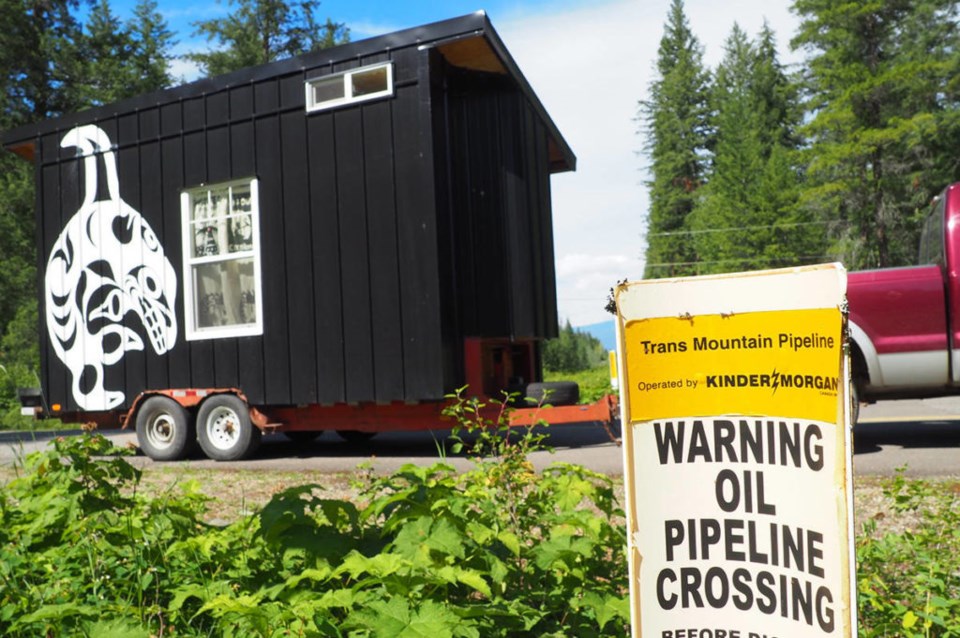 Tiny House warriors Kanahus Manuel