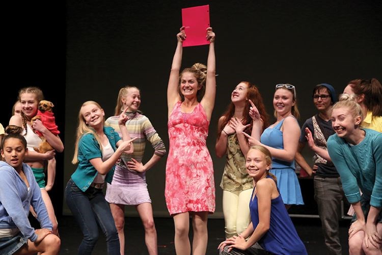 review-legallyblonde.19_718.jpg