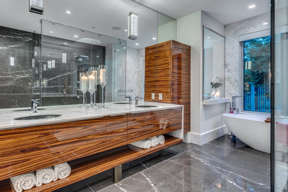 4580-Marine-Drive-West-Vancouver-ensuite