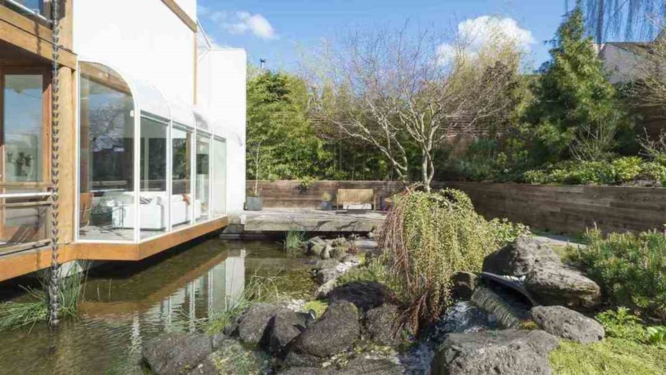 Erickson Hwang house exterior pond