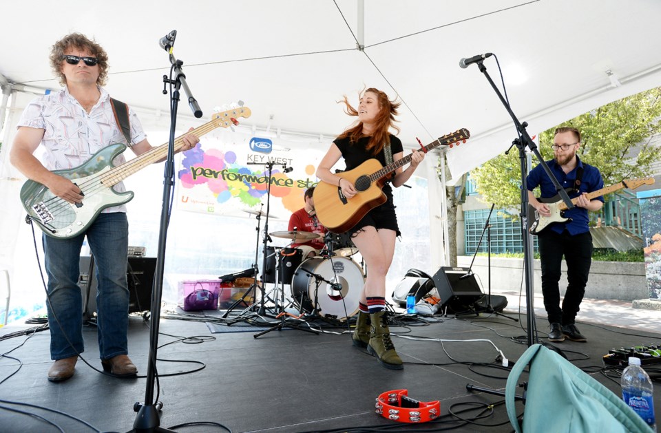 Jessica Barbour, Uptown Live!