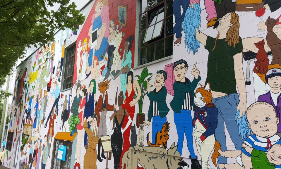 Artists share meaning behind Â鶹´«Ã½Ó³»Mural Festival artwork_0