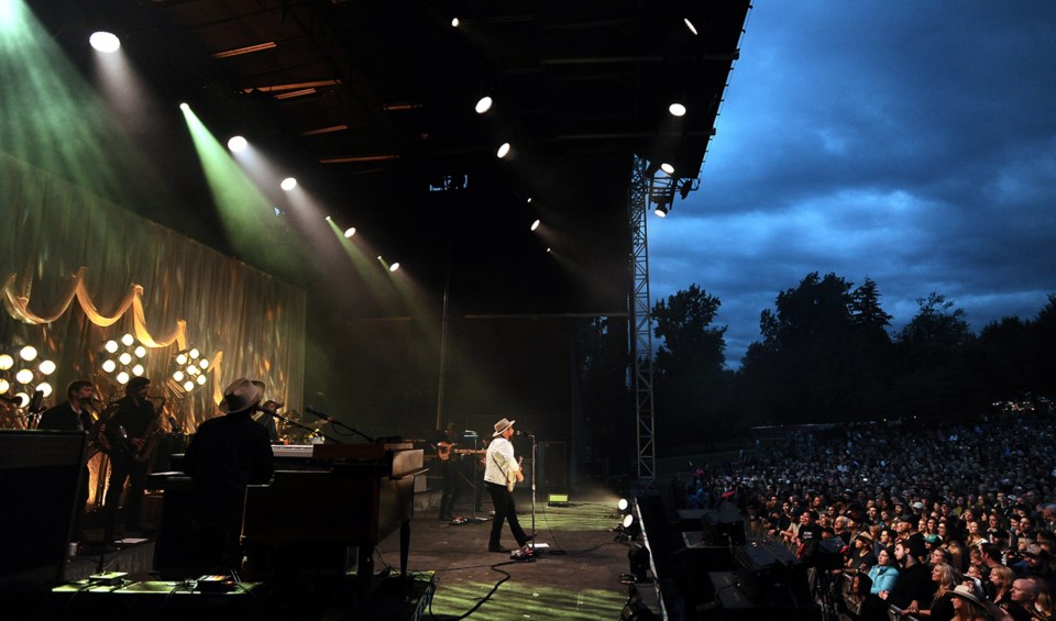 Blues fest draws thousands to Deer Lake Park Burnaby Now