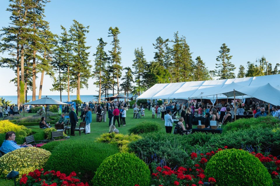 The outdoor gala for the Power to Golf celebrity fundraiser, hosted at the home of Terry and Carol Johnston, raised more than $500,000 for the group’s mission to offer inclusive adventures rooted in nature.