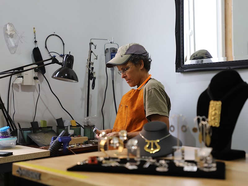 Metalsmith Teresa Harwood-Lynn