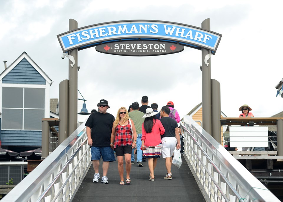 Sockeye sales aplenty at Fisherman's Wharf as big spawning run holds up for now_8