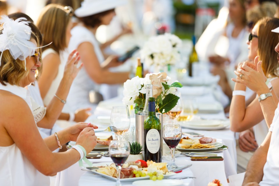 Diner en Blanc