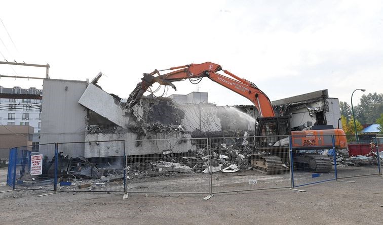 cop-shop-demolition.30_8292.jpg