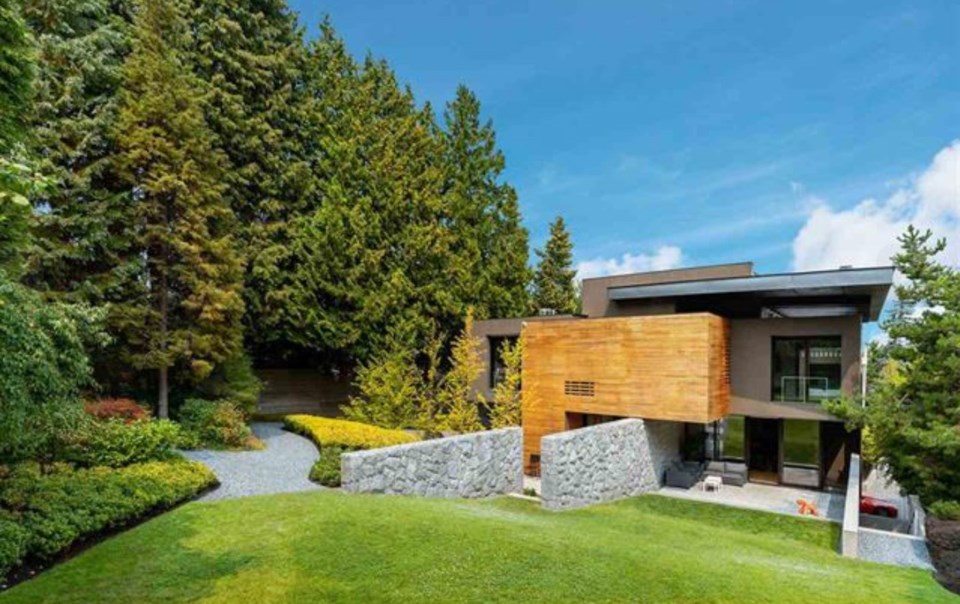 Shaughnessy uber cool modern house garden