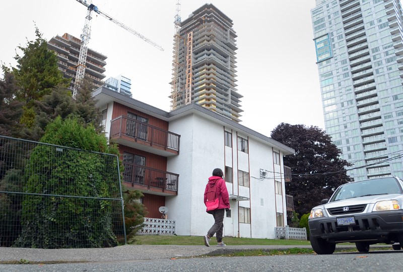 Silver Avenue apartment, Metrotown