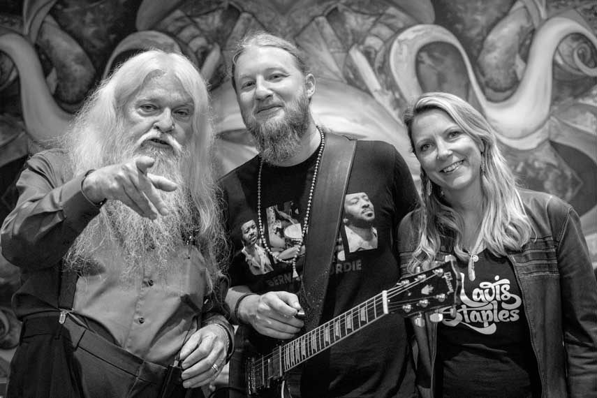 Leon Russell with Derek Trucks and Susan Tedeschi at the 2015 tribute concert for Joe Cocker's Mad Dogs and Englishmen tour.