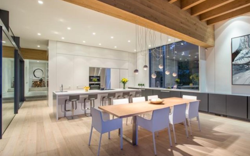 West Vancouver Modernist house dining kitchen