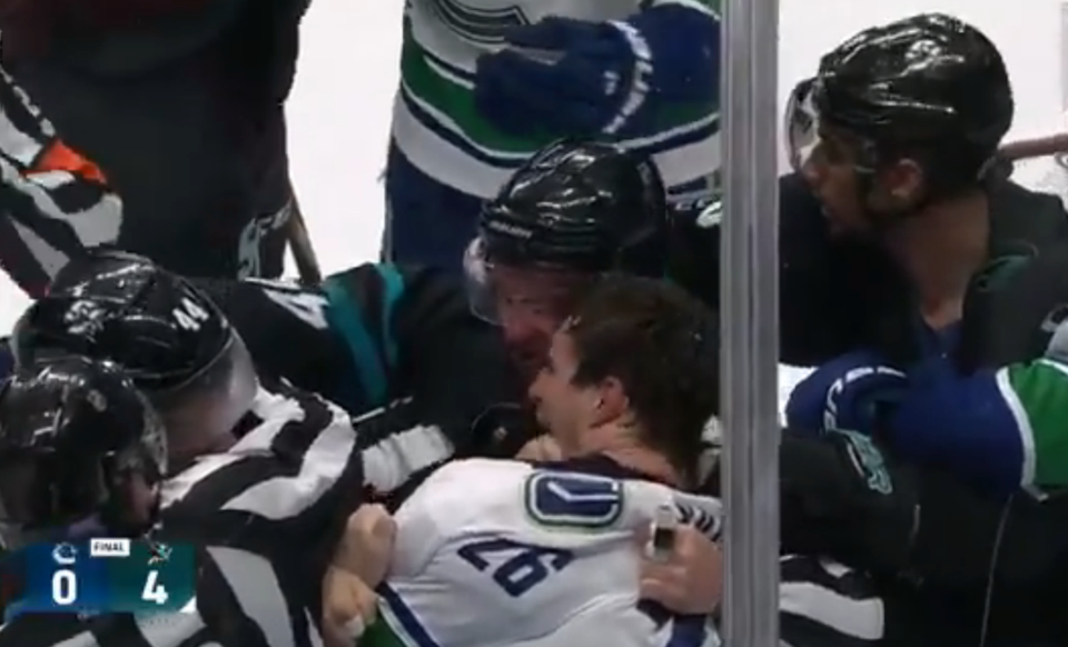 Antoine Roussel biting Marc-Edouard Vlasic