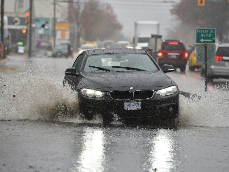 Environment Canada warns of heavy rains and strong winds of up to 80 km/hr throughout the day and in