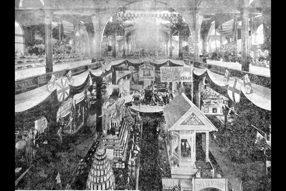 The only known panoramic photo of the interior of the Exhibition Building, taken in 1901.