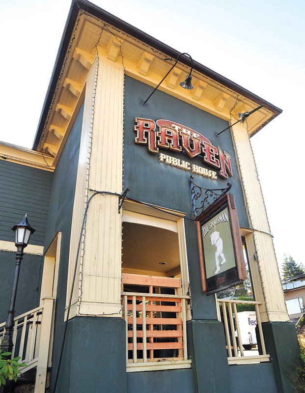 Raven Pub owners leave neighbourhood nest in Deep Cove _3