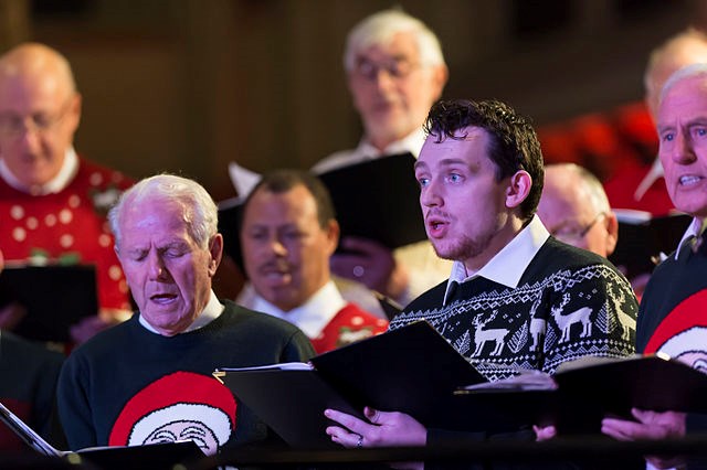 The healing and unifying effect of singing together at Christmas