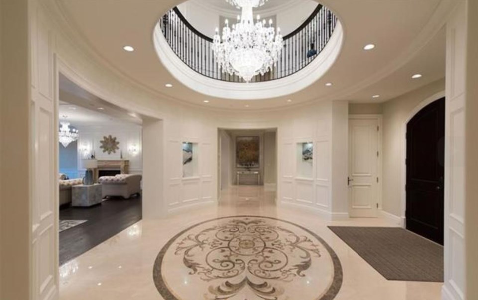 $18-6m West Van mansion circular lobby
