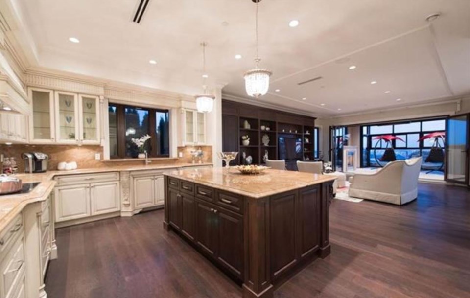 $18-6m West Van mansion kitchen family