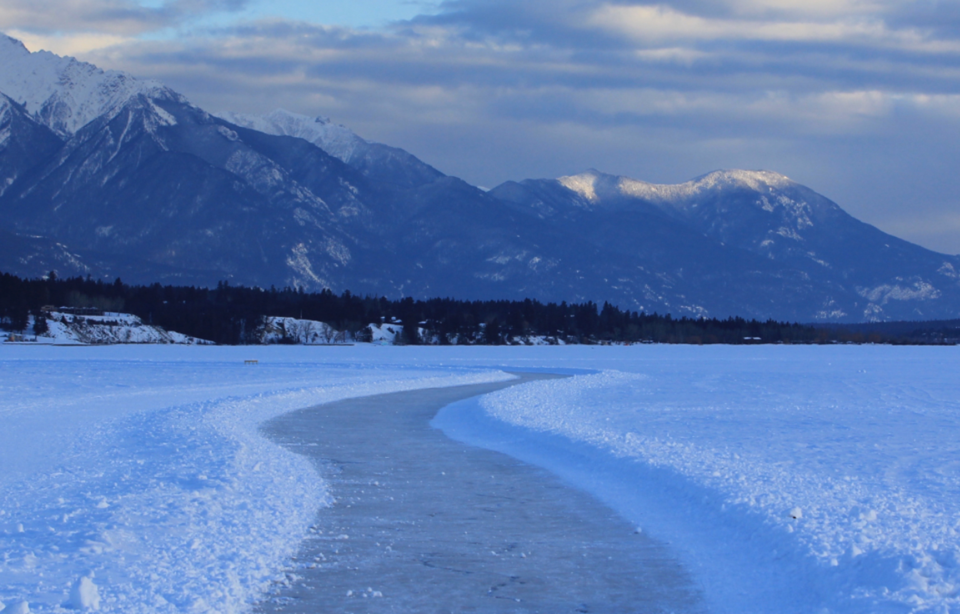 This Frozen Lake In B C Has The Longest Skating Pathway In The World Vancouver Is Awesome