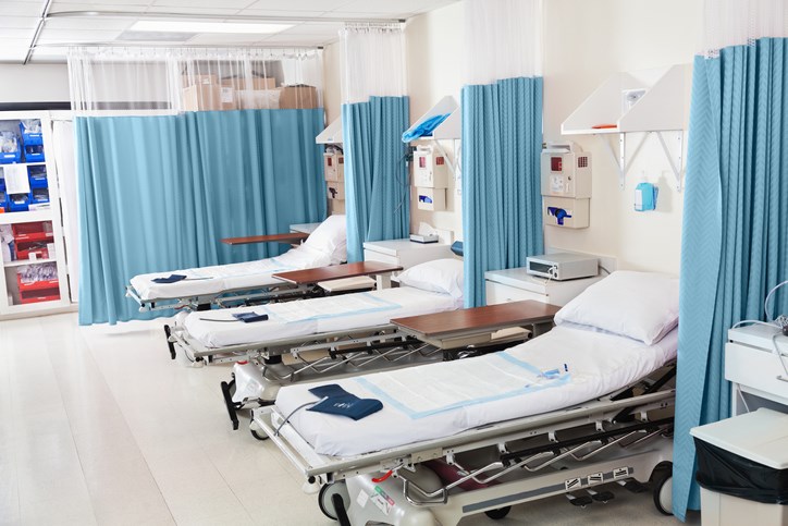 Hospital-room-Steve-Debenport-iStock