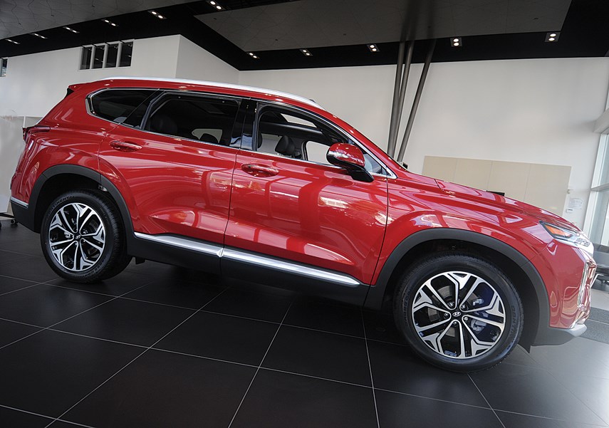 2019 Hyundai Santa Fe 07.jpg