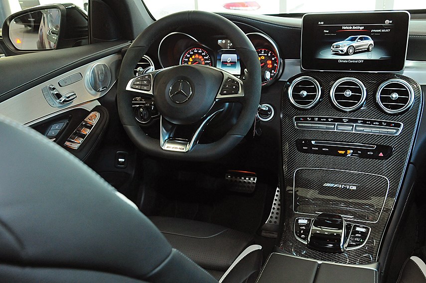 2019 Mercedes AMG Console03.JPG