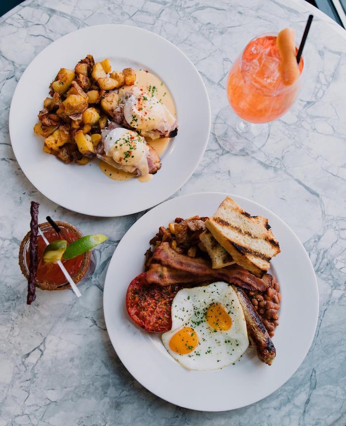 Earl's brunch happy hour