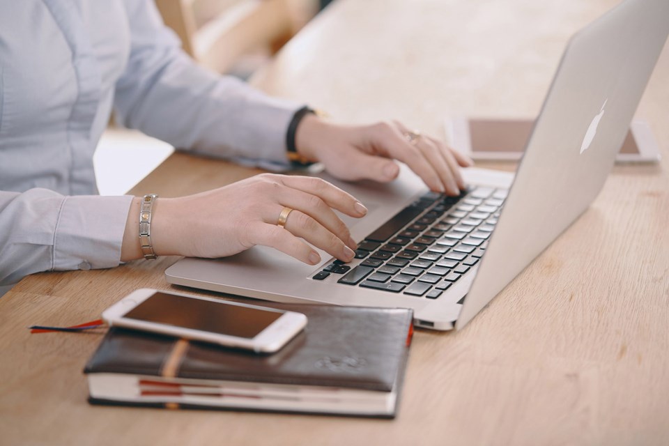 laptop, woman's hands, Pixabay