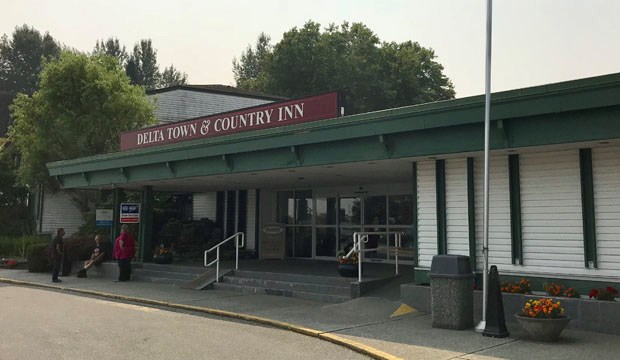 town and country inn