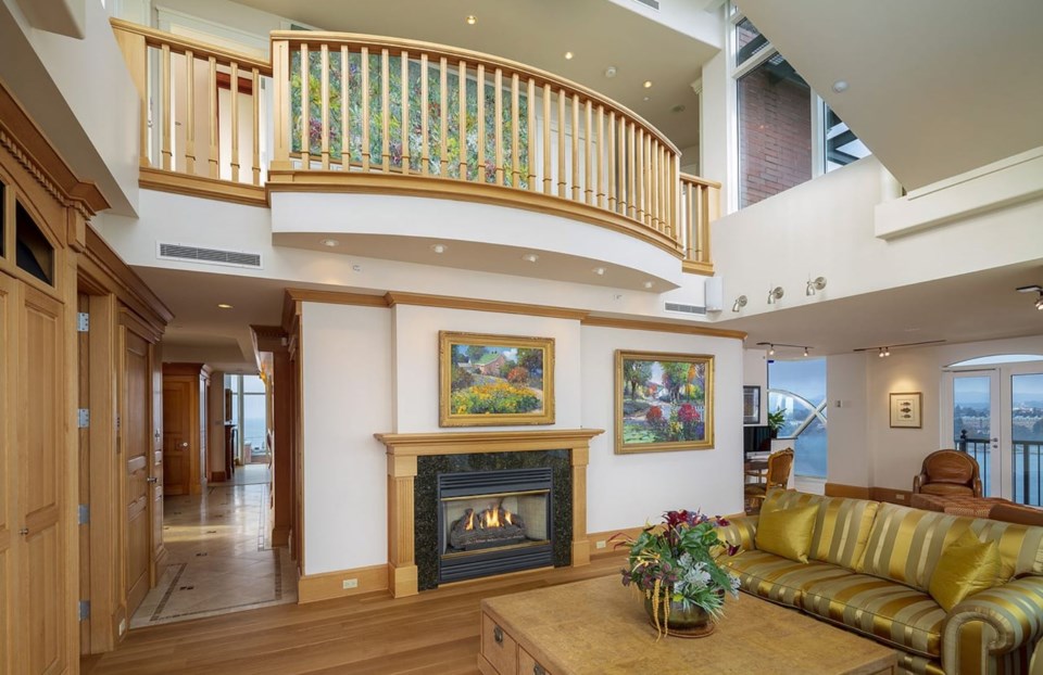 Victoria penthouse living room