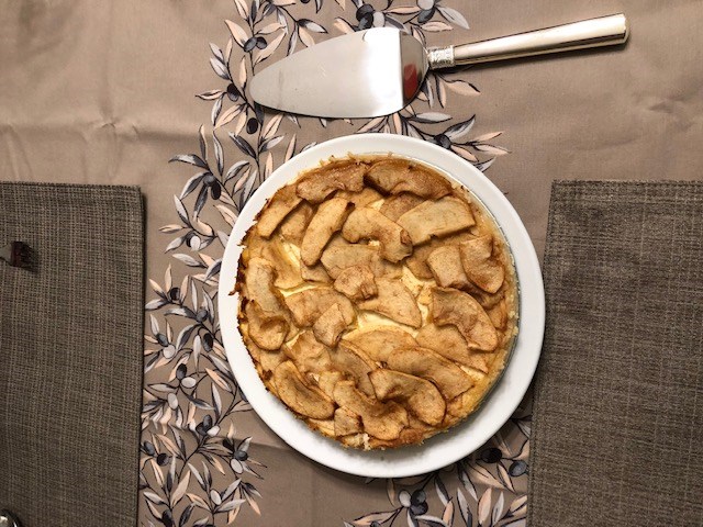 Apple cream cheese torte