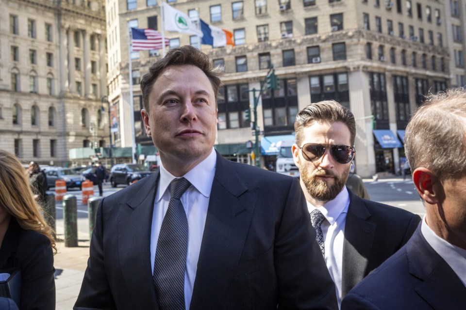 tesla-bg-ea81721e-5f8b-11e9-9412-daf3d2e67c6d.jpg