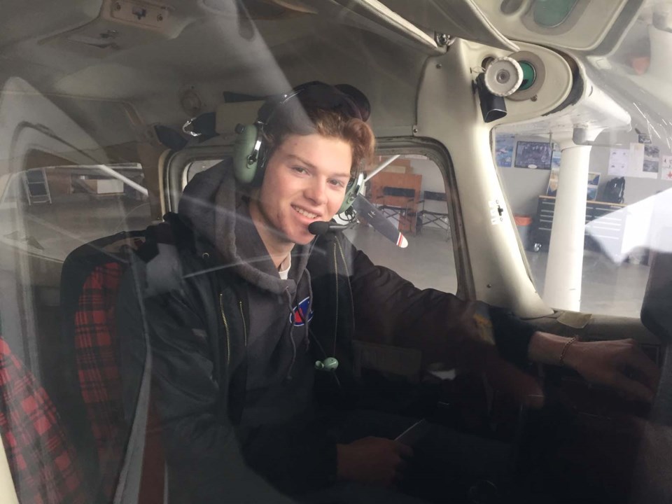 Richmond teenager's flying dream back on after diabetic rule change_0