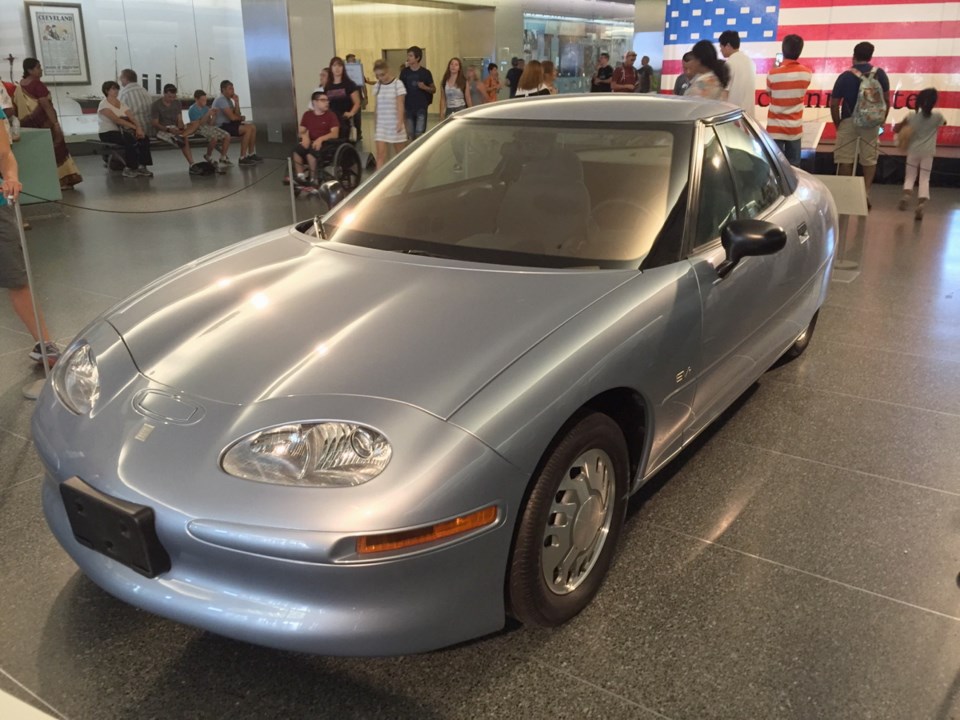 1997 General Motors EV1 a00.jpg