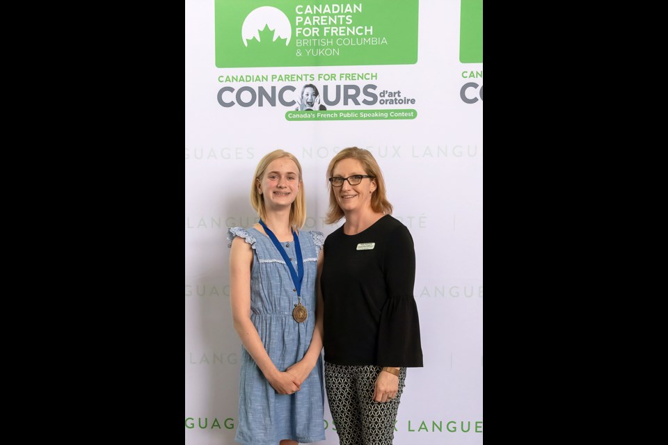 Glenbrook Grade 6 student Kaia Parsons with CPF B.C. and Yukon president Greer Cummings at the recent Concours d’art oratoire. Parsons won gold for her speech Le plastique.