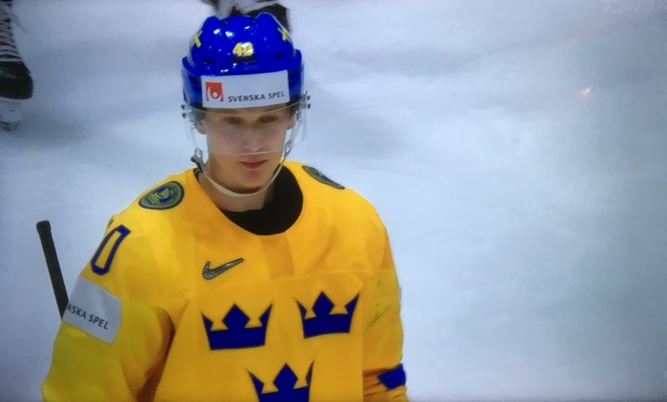 Elias Pettersson death stare.