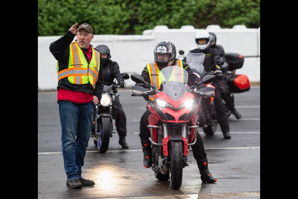 VICTORIA, B.C.: MAY 25, 2019-Instructor Ron Cronk runs through drills with Advanced riders at Western Speedway in Victoria, B.C. May 25, 2019. (DARREN STONE, TIMES COLONIST). For City story by Roxanne Egan-Elliott.