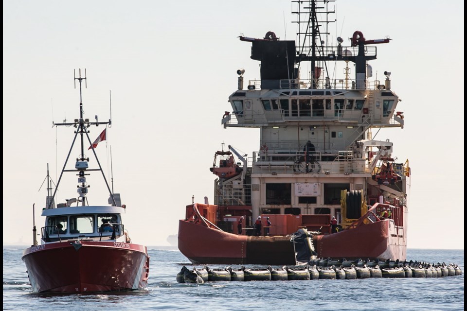VICTORIA, B.C.: MAY 23, 2019-Coast Guard vessels use booms during oil spill drills in the Juan de Fuca Strait in Victoria, B.C. May 23, 2019. (DARREN STONE, TIMES COLONIST). For City story by Roxanne Egan-Elliott.