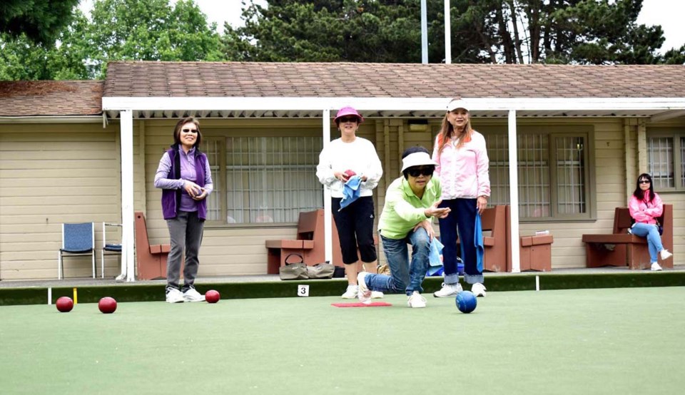 lawn bowling