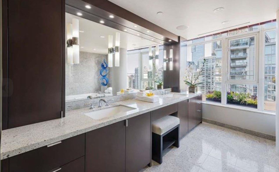 Carina Coal Harbour penthouse master bathroom