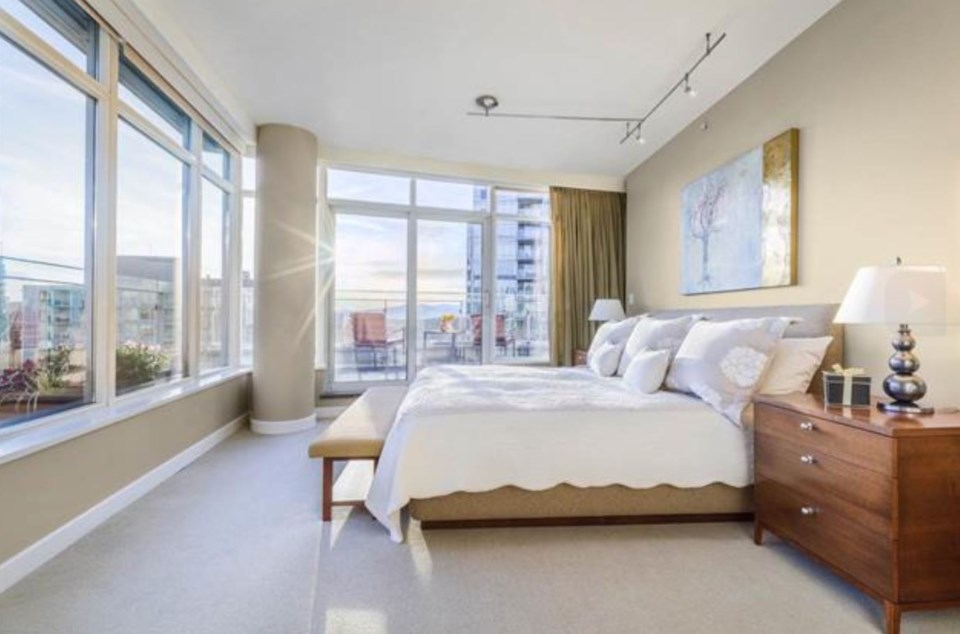 Carina Coal Harbour penthouse bedroom