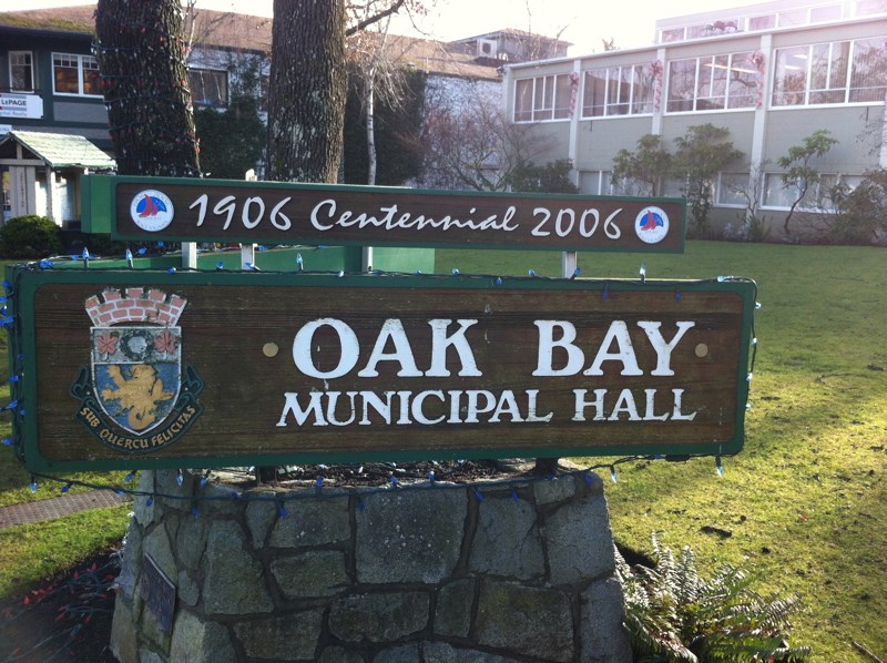 photo Oak Bay Municipal Hall