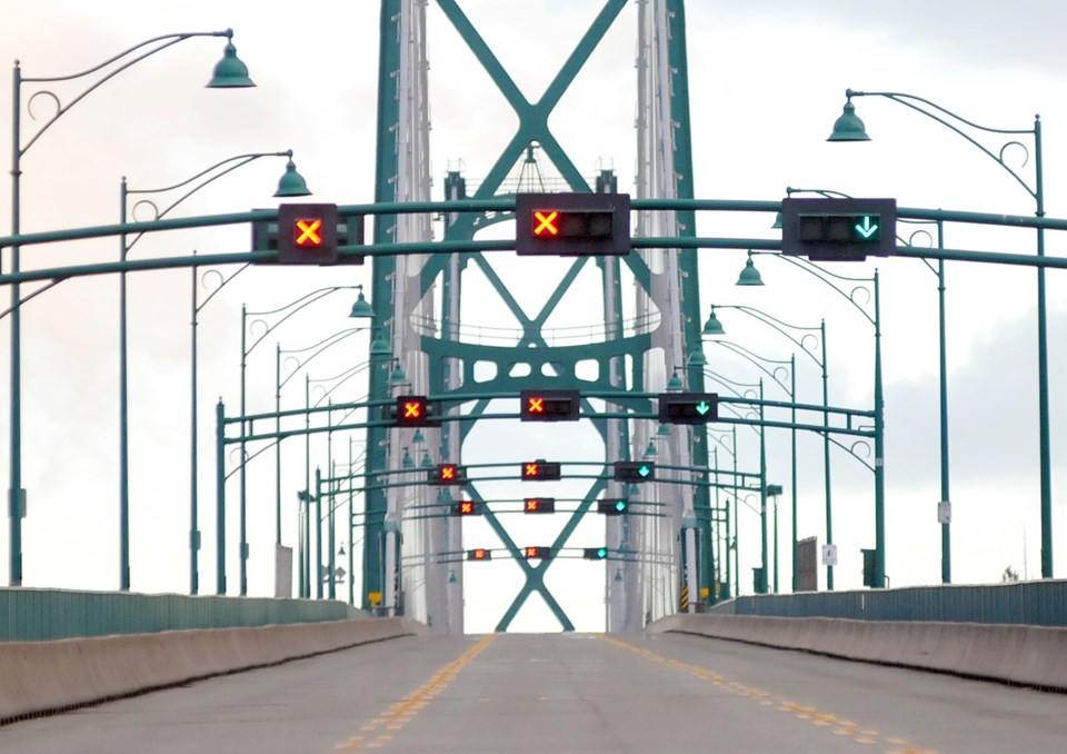 Police incident closes Lions Gate Bridge North Shore News